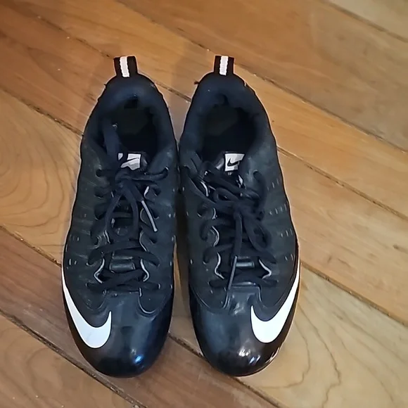 Kids nike size 3.5 cleats - Picture 4 of 6